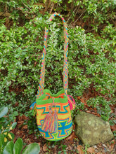 Load image into Gallery viewer, Mochila Wayuu Authentic Handmade Mochila Wayuu - ARCOIRIS COLLECTION -La Lucha