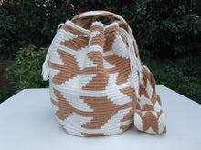 Load image into Gallery viewer, Mochila Wayuu Authentic Handmade Mochila Wayuu - ARCOIRIS COLLECTION - Zona Bananera