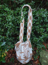 Load image into Gallery viewer, Mochila Wayuu Authentic Handmade Mochila Wayuu - ARCOIRIS COLLECTION - Zona Bananera