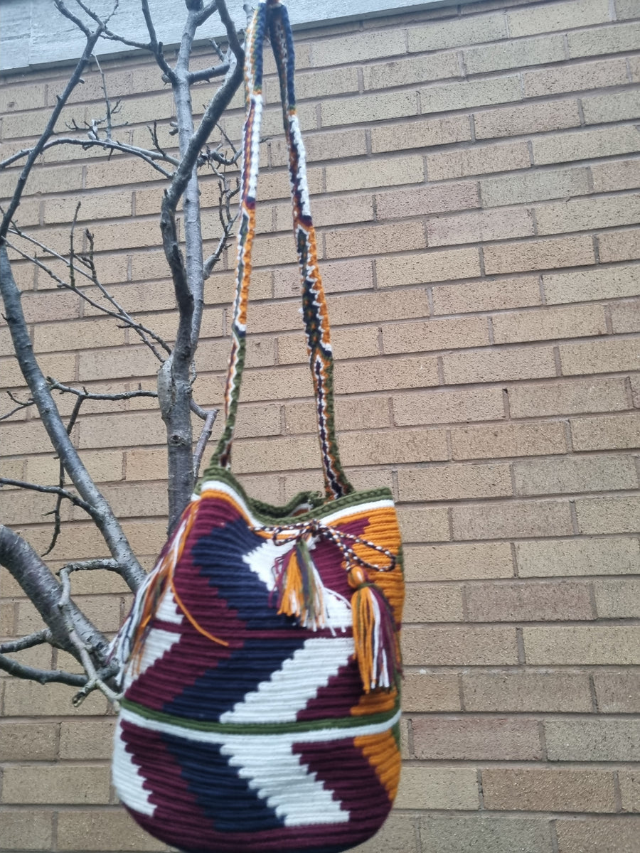 WAYUU バッグ Handmade Wayuu Mochila Bag: Large Crochet Bucket Bag With Pom Poms