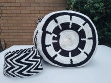 Load image into Gallery viewer, Authentic Handmade Mochilas Wayuu Bags - Colombia XIX
