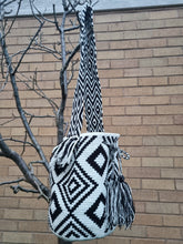 Load image into Gallery viewer, Authentic Handmade Mochilas Wayuu Bags - Colombia XIX