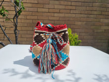 Load image into Gallery viewer, Authentic Handmade Mochilas Wayuu Bags - Small Rombo