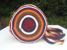 Load image into Gallery viewer, 100% Authentic Handmade Mochila Wayuu A Piece of Colombian Culture - CATAMBUCO
