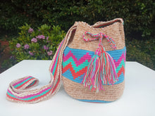Load image into Gallery viewer, Authentic Handmade Mochilas Wayuu Bags - Small Valledupar
