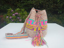 Load image into Gallery viewer, Authentic Handmade Mochilas Wayuu Bags - Small Modelia