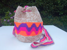 Load image into Gallery viewer, Authentic Handmade Mochilas Wayuu Bags - Small San Luis