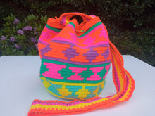 Load image into Gallery viewer, Authentic Handmade Mochilas Wayuu Bags - Small Guatavita