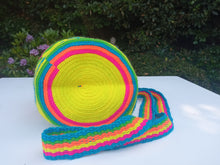Load image into Gallery viewer, Authentic Handmade Mochilas Wayuu Bags - Small Rancheria