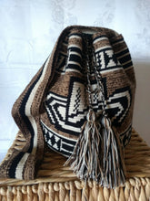 Load image into Gallery viewer, Authentic Bags Mochilas Wayuu - Café Dos