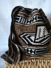 Load image into Gallery viewer, Authentic Bags Mochilas Wayuu - Café Dos