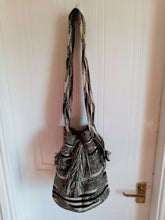 Load image into Gallery viewer, Authentic Handmade Mochilas Wayuu Bags - Matizada Bogota