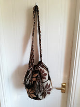 Load image into Gallery viewer, Authentic Handmade Mochilas Wayuu Bags - Bogota 2