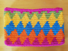 Load image into Gallery viewer, Unique & Authentic Purses Wayuu - Medium 19