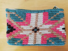 Load image into Gallery viewer, Unique & Authentic Purses Wayuu - Medium 28