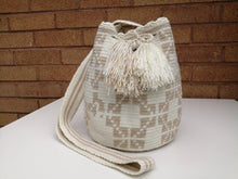 Load image into Gallery viewer, Authentic Handmade Mochilas Wayuu Bags - Mediana Tres