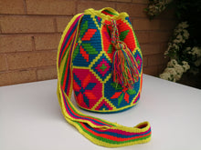 Load image into Gallery viewer, Authentic Handmade Mochilas Wayuu Bags - Medium Uno