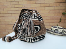Load image into Gallery viewer, Authentic Bags Mochilas Wayuu - Café Dos
