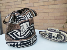 Load image into Gallery viewer, Authentic Bags Mochilas Wayuu - Café Dos