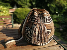 Load image into Gallery viewer, Authentic Bags Mochilas Wayuu - Café Dos
