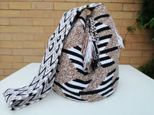 Load image into Gallery viewer, Authentic Handmade Mochilas Wayuu Bags - Matizada Bogota