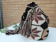 Load image into Gallery viewer, Authentic Handmade Mochilas Wayuu Bags - Bogota 2