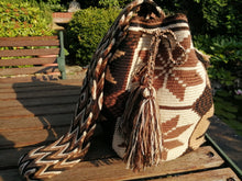Load image into Gallery viewer, Authentic Handmade Mochilas Wayuu Bags - Bogota 2
