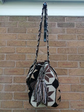 Load image into Gallery viewer, Authentic Handmade Mochilas Wayuu Bags - Bogota 2