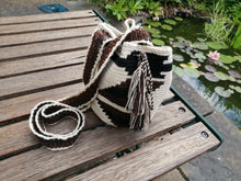 Load image into Gallery viewer, Authentic Handmade Mochilas Wayuu Bags - Small Chia