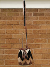 Load image into Gallery viewer, Authentic Handmade Mochilas Wayuu Bags - Small Cucuta