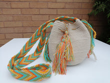 Load image into Gallery viewer, Authentic Handmade Mochilas Wayuu Bags - Small Beige