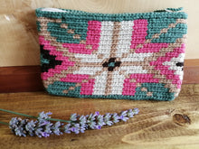 Load image into Gallery viewer, Unique & Authentic Purses Wayuu - Medium 28