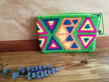 Load image into Gallery viewer, Unique & Authentic Purses Wayuu - Medium 37