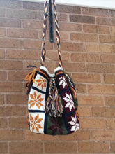 Load image into Gallery viewer, Handmade Cross-body Bags Mochilas Wayuu Collection Andes - Chía