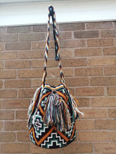 Load image into Gallery viewer, Handmade Cross-body Bags Mochilas Wayuu Collection Andes - Guadalupe