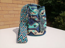 Load image into Gallery viewer, Handmade Cross-body Bags Mochilas Wayuu Collection Oceano Azul - Pescadito