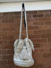 Load image into Gallery viewer, Handmade Cross-body Bags Mochilas Wayuu Collection Natural - Armenía
