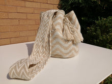 Load image into Gallery viewer, Handmade Cross-body Bags Mochilas Wayuu Collection Natural - Quindío