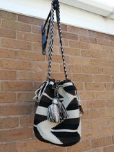 Load image into Gallery viewer, Handmade Cross-body Bags Mochilas Wayuu Collection Natural - Cocorá