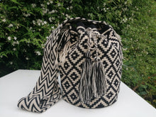 Load image into Gallery viewer, Unique Handmade Mochilas Wayuu Bags - Riohacha Tres