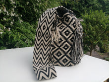 Load image into Gallery viewer, Unique Handmade Mochilas Wayuu Bags - Riohacha Tres