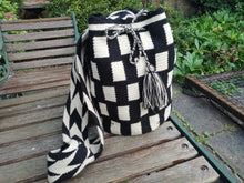 Load image into Gallery viewer, Unique Handmade Mochilas Wayuu Bags - Riohacha Seis