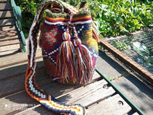 Load image into Gallery viewer, CAuthentic Handmade Bags Mochilas Wayuu CARNAVAL COLLECTION MEDIANA Isaorohu