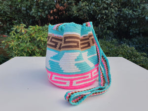 Authentic Handmade Bags Mochilas Wayuu Arcoiris COLLECTION MEDIANA Cañaveral