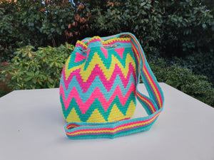 Authentic Handmade Bags Mochilas Wayuu Arcoiris COLLECTION MEDIANA El Trébol