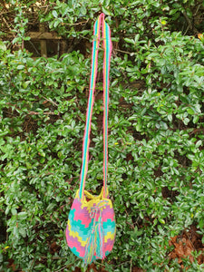 Authentic Handmade Bags Mochilas Wayuu Arcoiris COLLECTION MEDIANA La Lucha
