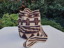 Load image into Gallery viewer, Authentic Handmade Bags Mochilas Wayuu Arcoiris COLLECTION MEDIANA Las Américas