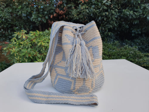 Authentic Handmade Bags Mochilas Wayuu Arcoiris COLLECTION MEDIANA Loma Fresca