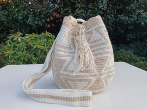 Authentic Handmade Bags Mochilas Wayuu Arcoiris COLLECTION MEDIANA Los Faroles