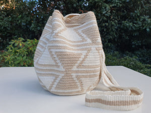 Authentic Handmade Bags Mochilas Wayuu Arcoiris COLLECTION MEDIANA Los Faroles